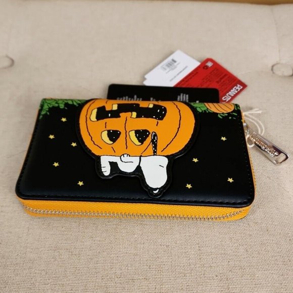 Loungefly Peanuts Snoopy the Great Pumpkin Halloween GID Zip Around Wallet NEW - Picture 10 of 13